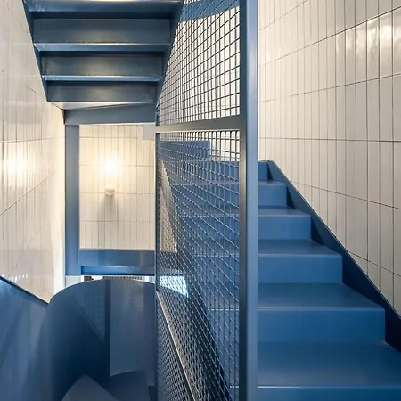 Apartment Majordoms Retrocentric