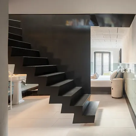 Apartment Majordoms Retrocentric